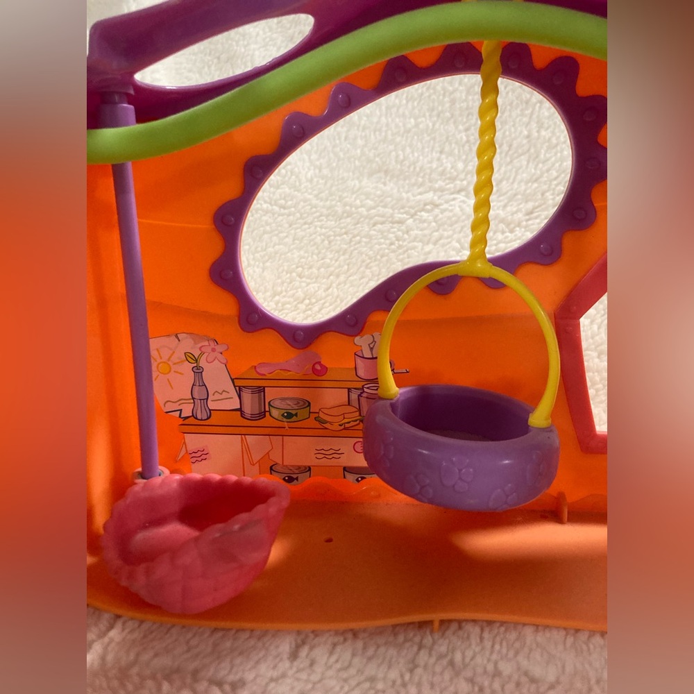 Littlest Pet Shop Colorful Playhouse - Picture 3 of 3